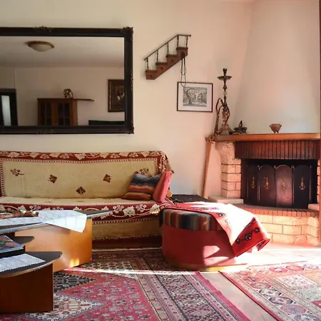 Old Town Apartment *