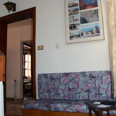 Old Town Apartment *